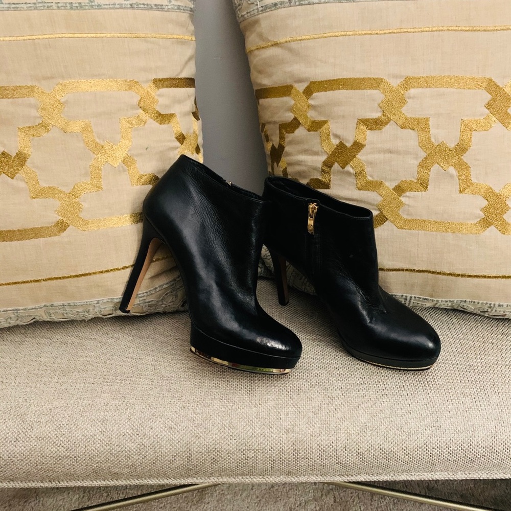 Fierce Vince Camuto Leather Ankle Boots - Picture 2 of 4